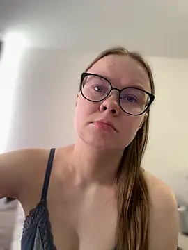  CherryBloom  online show from April 19, 2026, 7:53 am