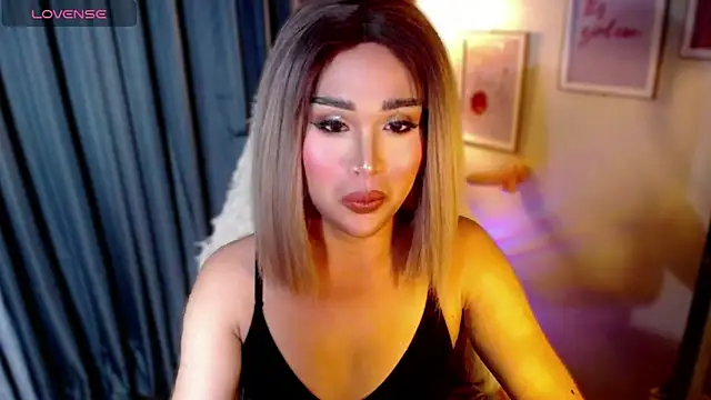 Snapshot of urmidnightcravingsxx chatting on May 27, 2026, 7:43 pm urmidnightcravingsxx online show from May 27, 2026, 7:43 pm