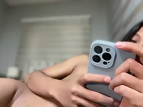 Snapshot of paulovesu chatting on February 8, 2026, 12:36 pm paulovesu online show from February 8, 2026, 12:36 pm