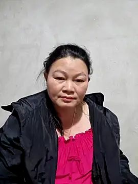 yoowwmr online show from November 22, 2025, 12:48 pm