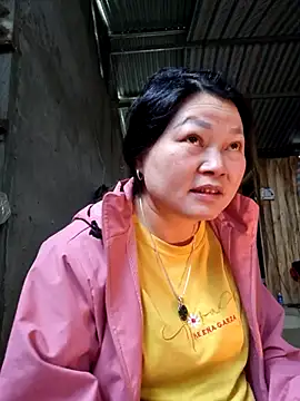 yoowwmr online show from November 5, 2025, 3:42 am