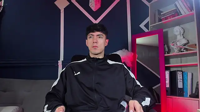 etham wolf  online show from November 26, 2025, 11:43 am