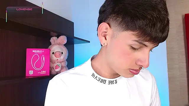 Ezra Storm online show from November 30, 2025, 5:19 am