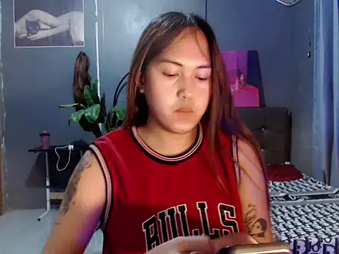 Snapshot of urtranspinay chatting on November 28, 2025, 9:04 pm urtranspinay online show from November 28, 2025, 9:04 pm