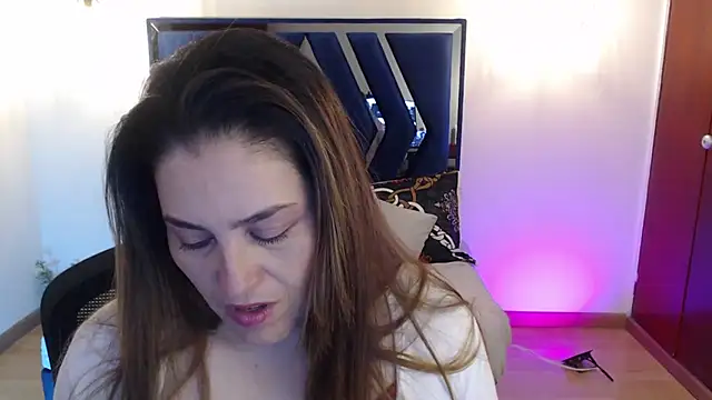 Snapshot of dayanhank chatting on September 10, 2025, 12:42 am dayanhank online show from September 10, 2025, 12:42 am