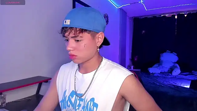 Snapshot of Jostin18 chatting on September 22, 2025, 2:45 pm Jostin18 online show from September 22, 2025, 2:45 pm