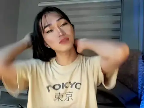 lovelychanel69xx online show from September 19, 2025, 10:47 pm