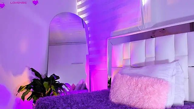 Snapshot of sara_goddess01 chatting on September 19, 2025, 6:12 pm sara goddess01 online show from September 19, 2025, 6:12 pm