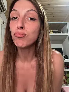 irisdollbb online show from October 19, 2025, 4:37 am