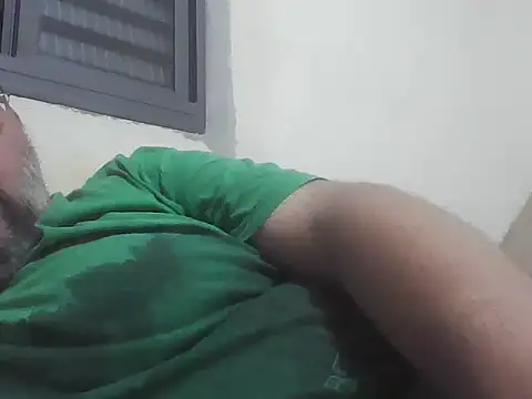 Snapshot of Luised80 chatting on November 2, 2025, 7:24 am Luised80 online show from November 2, 2025, 7:24 am