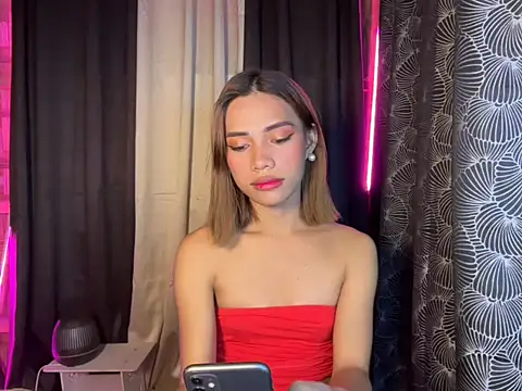 Lovelynikki03 online show from December 3, 2025, 5:45 pm