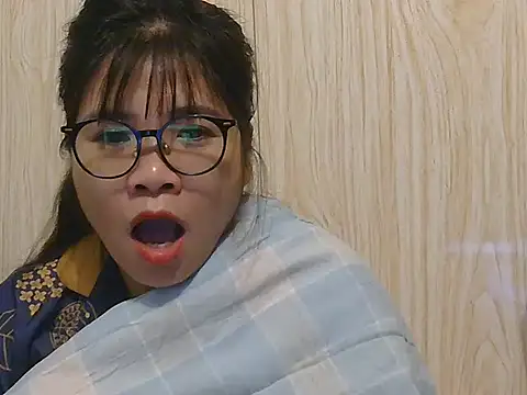 Ori299 online show from November 4, 2025, 2:04 am