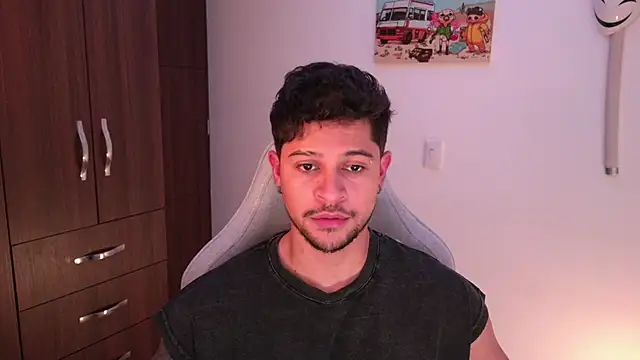 domsantiago  online show from December 22, 2025, 2:44 am