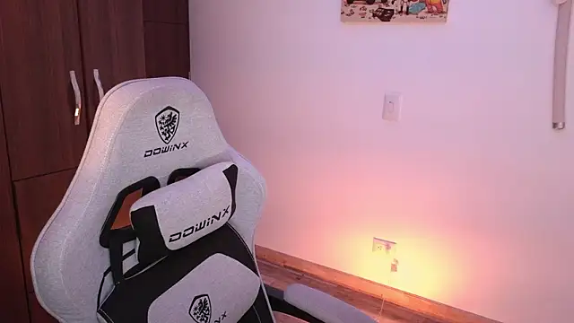 domsantiago  online show from February 3, 2026, 3:26 am