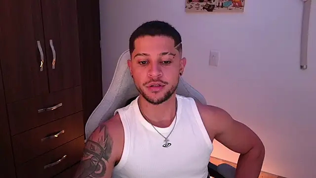 domsantiago  online show from February 12, 2026, 3:39 am