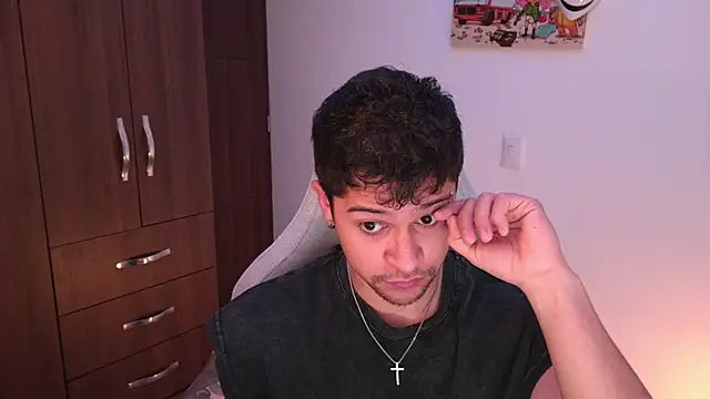 domsantiago  online show from November 19, 2025, 2:55 am