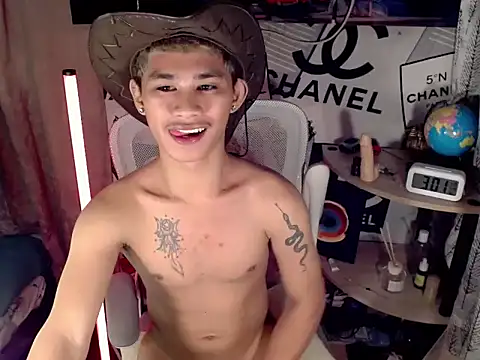 Snapshot of asianhardcock25 chatting on April 27, 2026, 7:01 pm asianhardcock25 online show from April 27, 2026, 7:01 pm