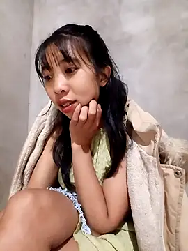 emaame68 online show from October 28, 2025, 3:33 pm