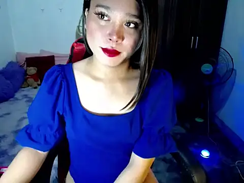 Snapshot of Urassiansweetcummer chatting on June 19, 2026, 1:00 am Urassiansweetcummer online show from June 19, 2026, 1:00 am