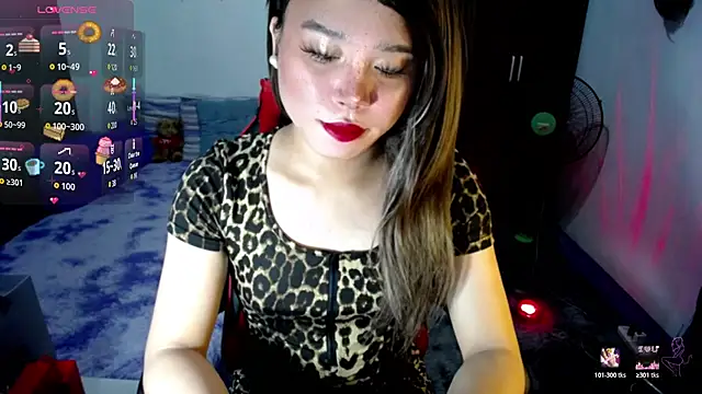 Urassiansweetcummer online show from February 16, 2026, 2:43 am