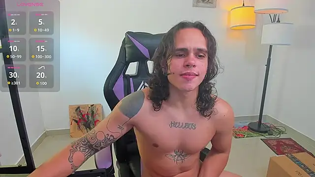 Snapshot of Maximiliano_scoott__ chatting on November 4, 2025, 7:39 pm Maximiliano scoott online show from November 4, 2025, 7:39 pm