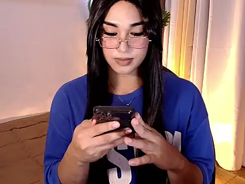 Snapshot of magnificent_kitana chatting on May 20, 2026, 12:46 pm magnificent kitana online show from May 20, 2026, 12:46 pm
