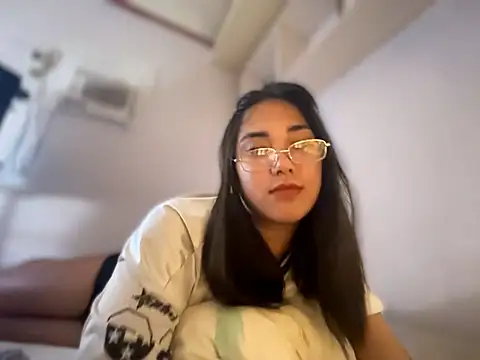 Snapshot of magnificent_kitana chatting on July 15, 2026, 9:22 pm magnificent kitana online show from July 15, 2026, 9:22 pm