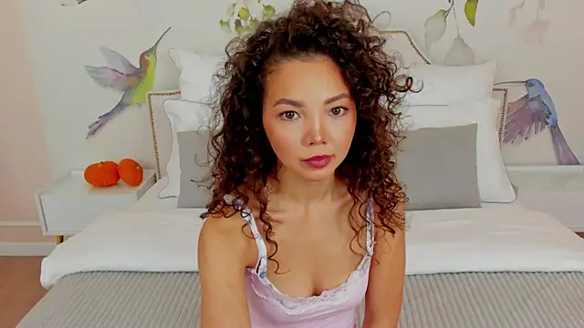 MargaretPeace online show from October 8, 2025, 3:19 am