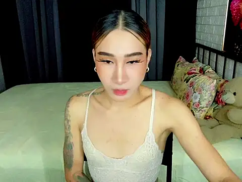 TRANSGODDESSA online show from September 30, 2025, 5:35 am