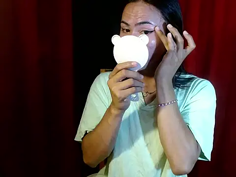 Snapshot of urhotty_megss chatting on February 7, 2026, 7:00 pm urhotty megss online show from February 7, 2026, 7:00 pm