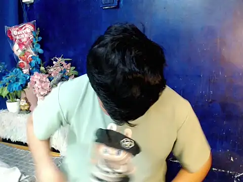 Reynelcock online show from February 27, 2026, 5:24 pm