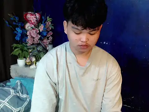 Reynelcock online show from March 24, 2026, 6:19 pm