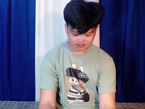 Reynelcock online show from November 18, 2025, 4:10 pm