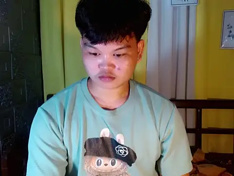 Reynelcock online show from October 31, 2025, 2:35 pm