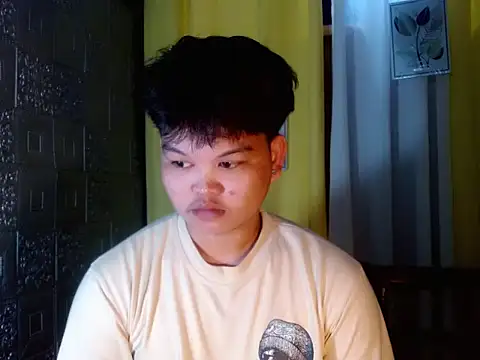 Reynelcock online show from November 5, 2025, 1:42 am