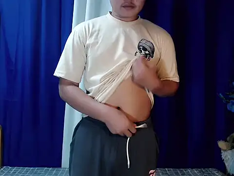 Reynelcock online show from October 4, 2025, 11:50 pm