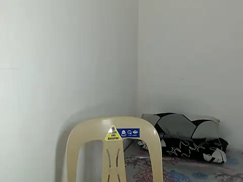 Snapshot of sweetiie_caren chatting on February 1, 2026, 12:03 pm sweetiie caren online show from February 1, 2026, 12:03 pm