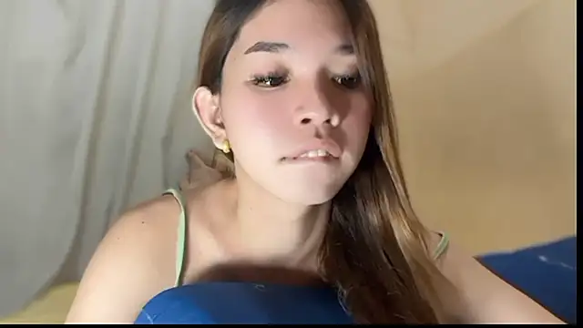 Daddiesgirlrianne69 online show from April 22, 2026, 12:34 pm