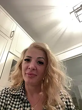 Izabellle02 online show from March 8, 2026, 10:24 pm