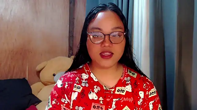  Lylia online show from October 6, 2025, 9:48 pm