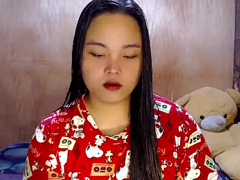  Lylia online show from March 25, 2026, 9:24 pm