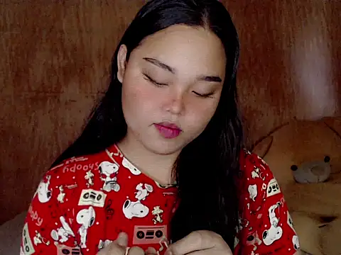  Lylia online show from September 17, 2025, 5:31 am