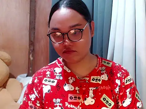  Lylia online show from December 19, 2025, 7:00 am