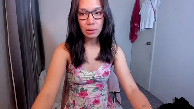 lucyshanex online show from September 30, 2025, 2:12 pm