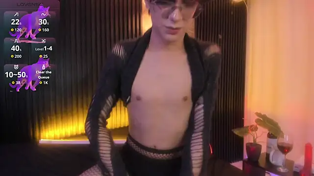 luixdust  online show from November 9, 2025, 11:20 pm