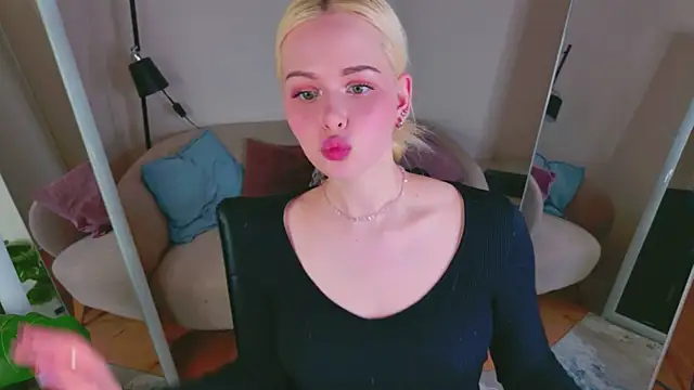 Mary Lane  online show from March 21, 2026, 8:35 pm