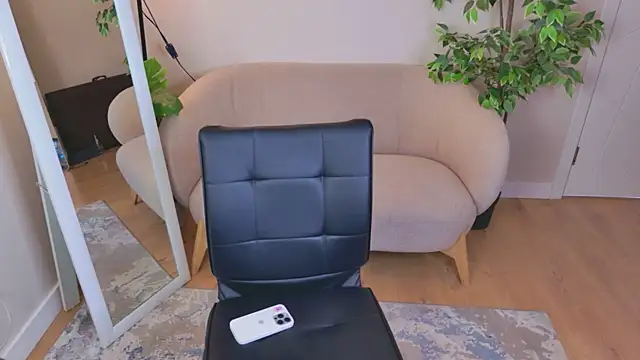 Mary Lane  online show from March 10, 2026, 8:46 pm