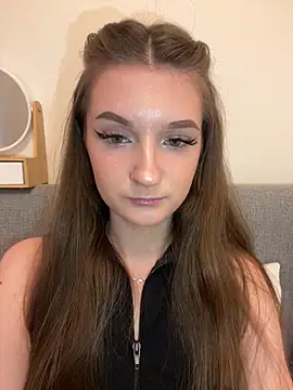 AdelinaEmber online show from December 18, 2025, 11:58 am