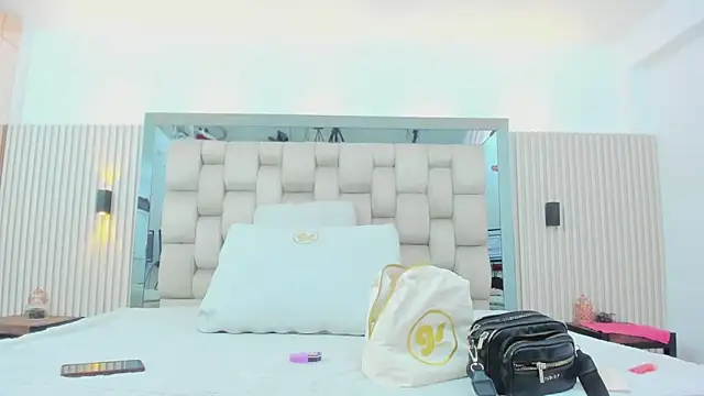 Snapshot of ikia_lopez_ chatting on December 22, 2025, 7:36 pm ikia lopez online show from December 22, 2025, 7:36 pm