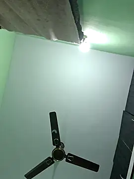 rockyy23boy online show from October 23, 2025, 1:10 pm